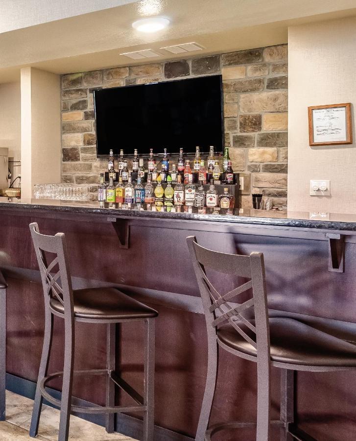 Cobblestone Inn & Suites - Bridgeport Exterior foto